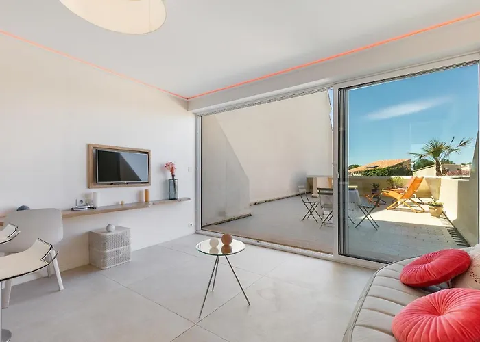 Apartment Love Nest Luxe - Terrasse - Design - Plage A Pied - Parking - Village Naturiste