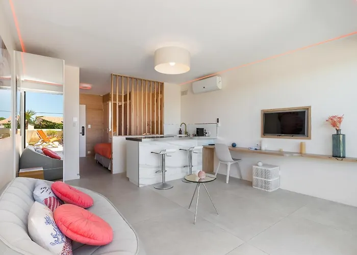 Appartement Love Nest Luxe - Terrasse - Design - Plage A Pied - Parking - Village Naturiste *