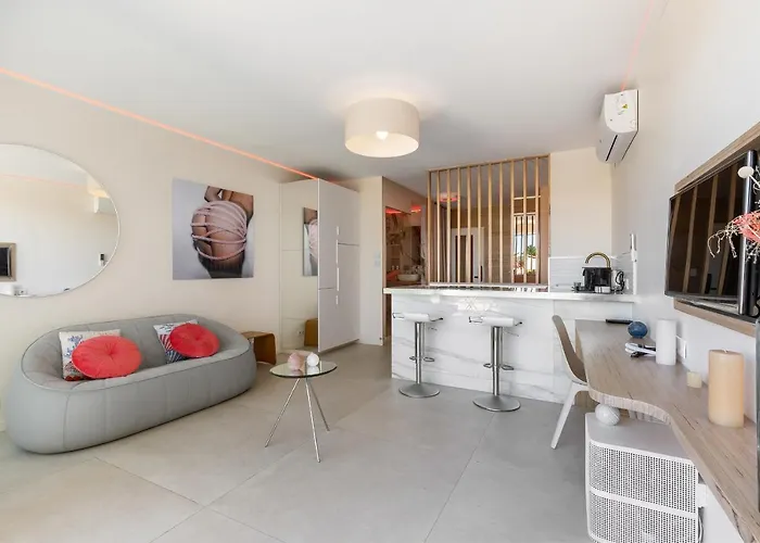 Apartment Love Nest Luxe - Terrasse - Design - Plage A Pied - Parking - Village Naturiste *
